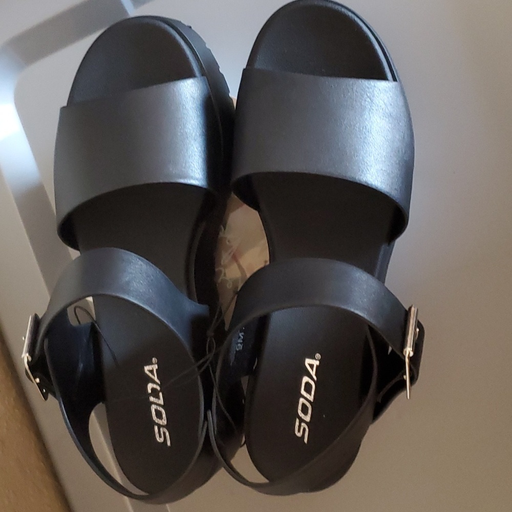 90S INSPIRED PLATFORM SANDAL